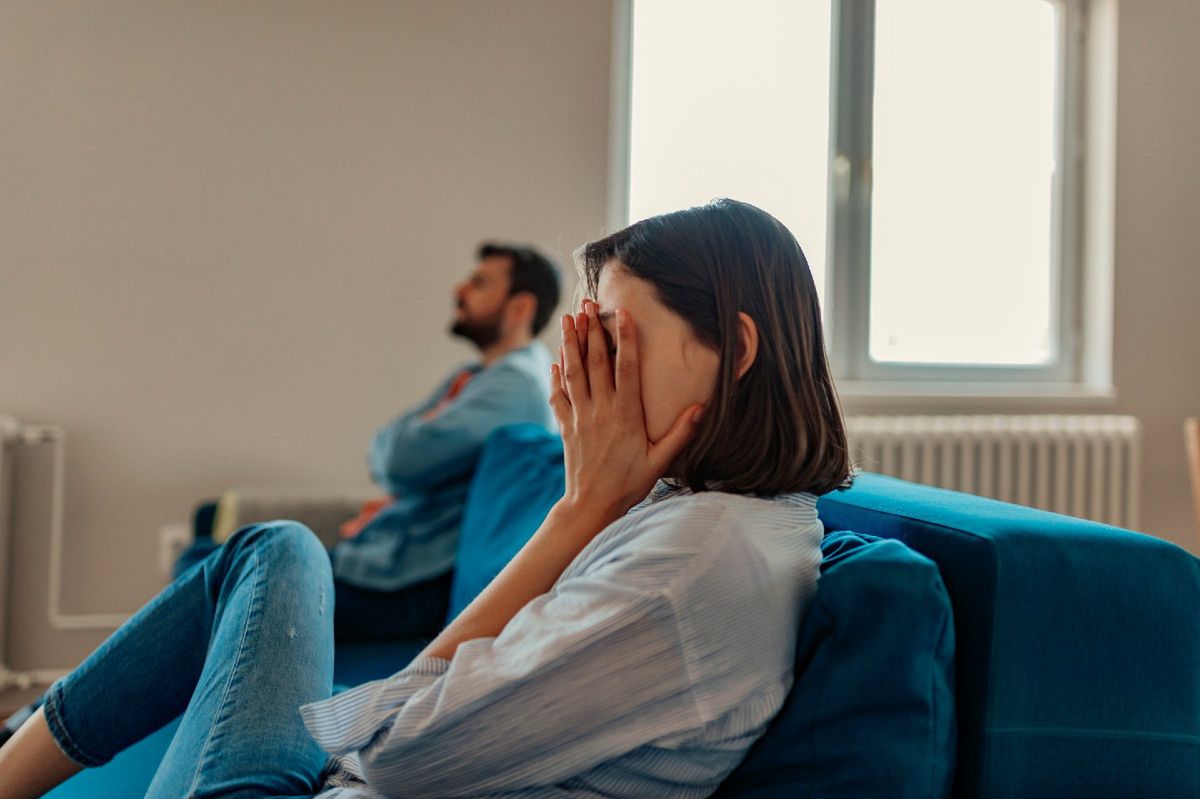 Problemy z higieną przyczyną kłótni w związkach. "Obrzydza mnie już nawet całowanie się z nim"