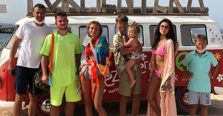 Mąż Natalii Siwiec prezentuje nową fotkę z wypadu z Bieniukami: "Cudowny czas z najlepszymi dzieciakami świata" (FOTO)