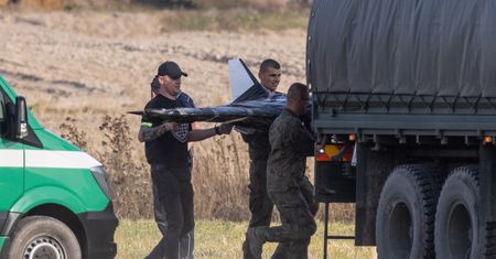 Dron spadł na jego pole. Nagranie z rolnikiem hitem