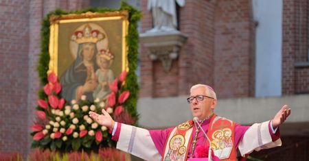 Abp Wiktor Skworc w Piekarach Śląskich: "Wirus egoizmu i pogaństwo obojętności"