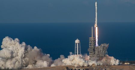 Olbrzymie oszczędności NASA. Dzięki prywatnym firmom