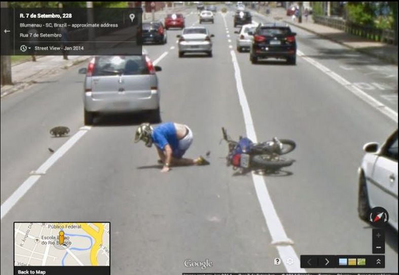 Wypadek motocyklowy na Google Street View 5