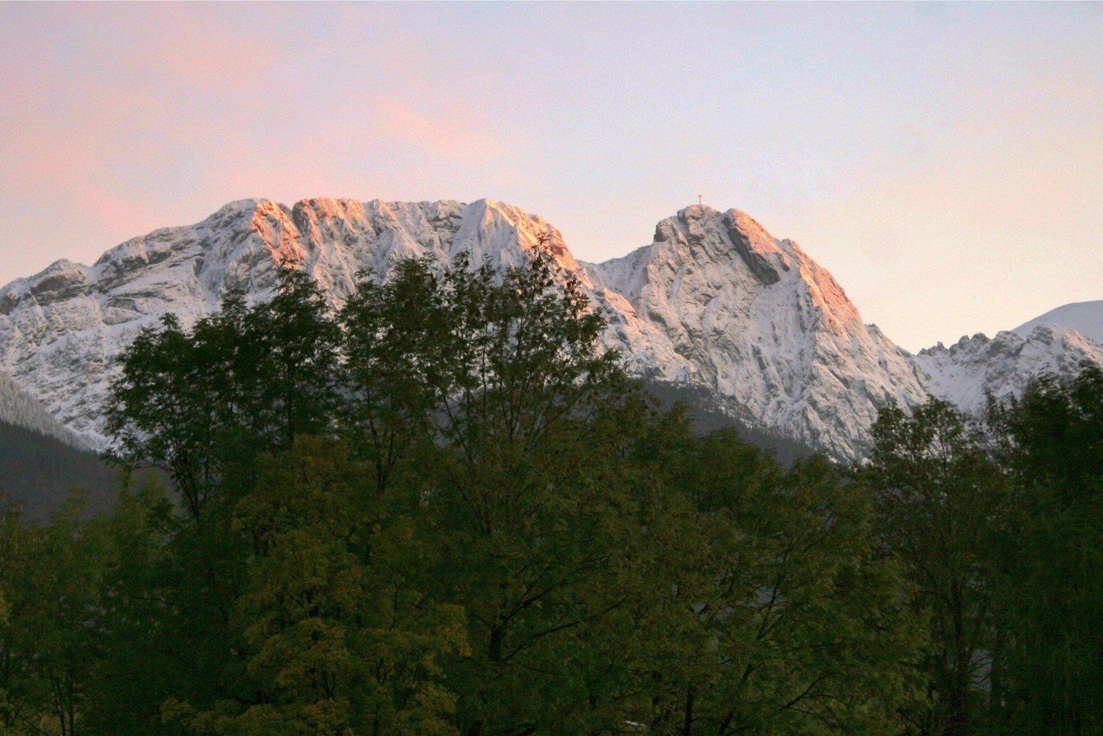 Giewont przykryty śniegiem