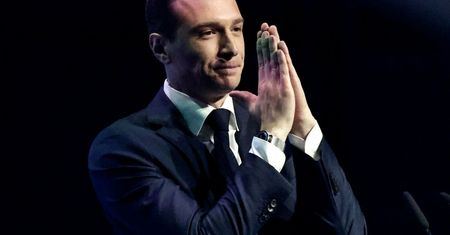 Macron wystraszony, Francja wstrząśnięta. Bardella idzie po władzę