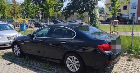 "Kobra" w akcji. Luksusowe auta i gotówka