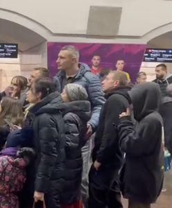 Wzruszające sceny w Kijowie. Bracia Kliczko wspierają mieszkańców w metrze