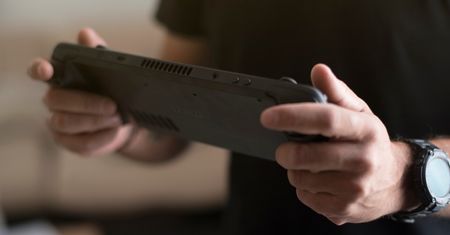 Intel zmienia zasady gry. Nowe procesory trafią do przenośnych konsol