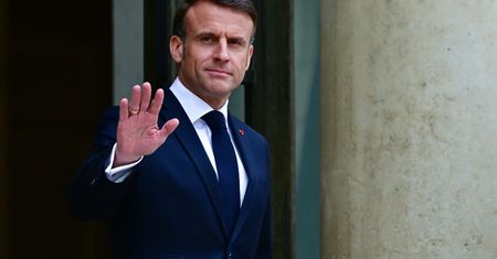 "Zeitenwende" po francusku. Dlaczego Emmanuel Macron zrobił zwrot ws. Rosji?