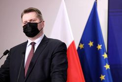 Przemysław Czarnek murem za małopolską kurator. Podaje powód