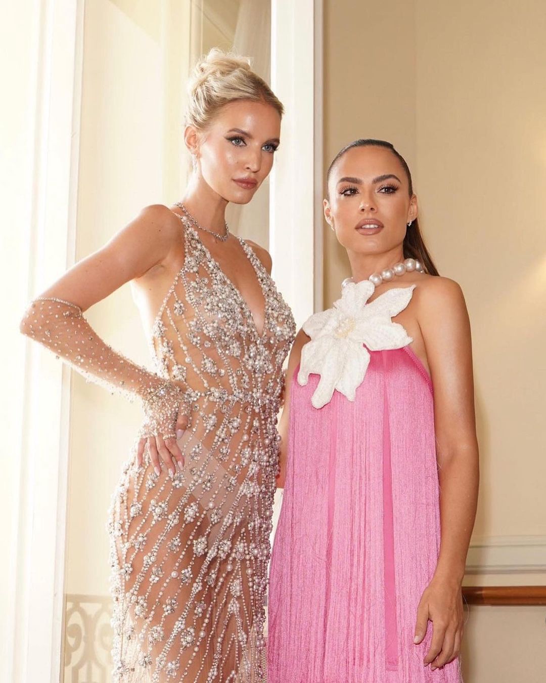 Leonie Hanne w transparentnej sukienceInstagram/patbo