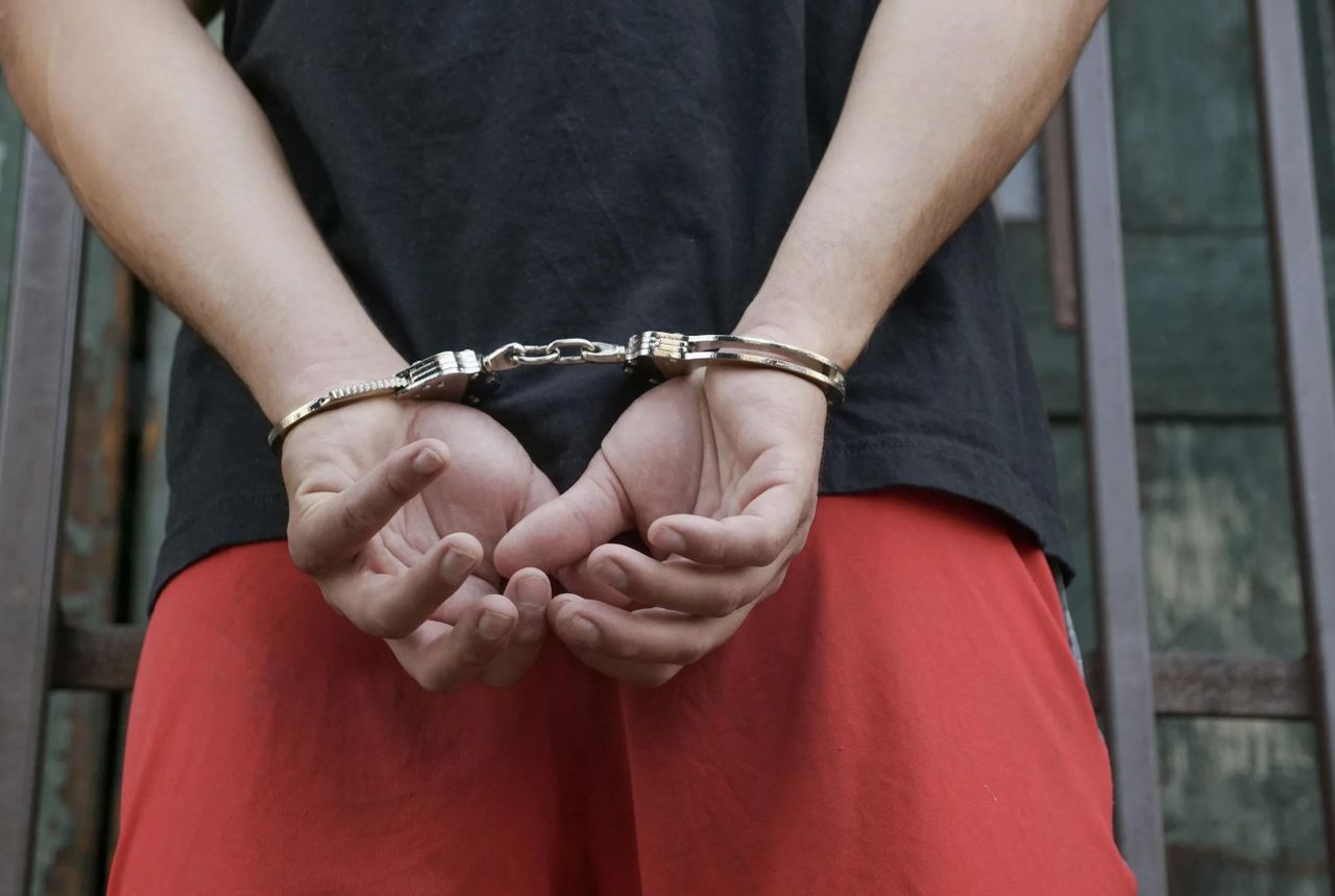 A 25-year-old man who used a gun in the centre of the Greek city of Patras to secure a parking spot has been detained.