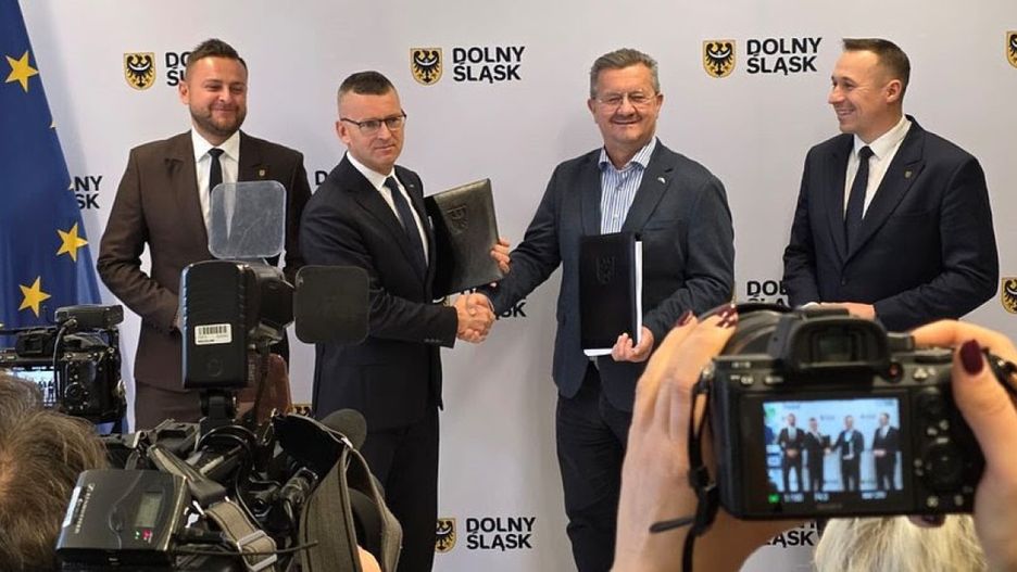 Koleje Dolnośląskie podpisały kolejną umowę z PESA Bydgoszcz (mat. prasowe)