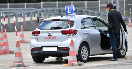 Podczas egzaminu na prawo jazdy chciała przekupić egzaminatora