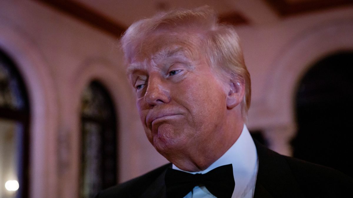 President-Elect Donald Trump Delivers Remarks On New Years Eve At Mar-A-Lago Club
PALM BEACH, FLORIDA - DECEMBER 31: U.S. President-elect Donald Trump arrives on New Year's Eve at his Mar-A-Lago Club on December 31, 2024 in Palm Beach, Florida. Trump continues to fill posts in his upcoming administration ahead of his January 20 inauguration. (Photo by Eva Marie Uzcategui/Getty Images)
Eva Marie Uzcategui