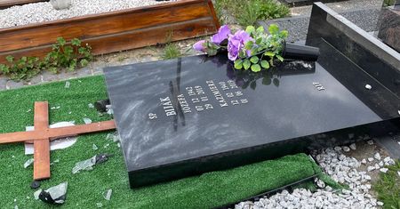 Piekary Śląskie. Wandale zdewastowali cmentarz. Kilkadziesiąt uszkodzonych nagrobków