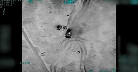 Ukraiński dron Bayraktar TB2 w akcji. Nagranie z ataku na rosyjski system przeciwlotniczy