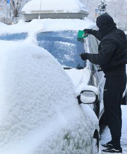 Spadł pierwszy śnieg. Wraz z nim mogą posypać się kary dla kierowców
