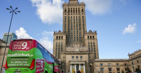 Koronawirus w Warszawie. ModlinBus zwolnił wszystkich pracowników