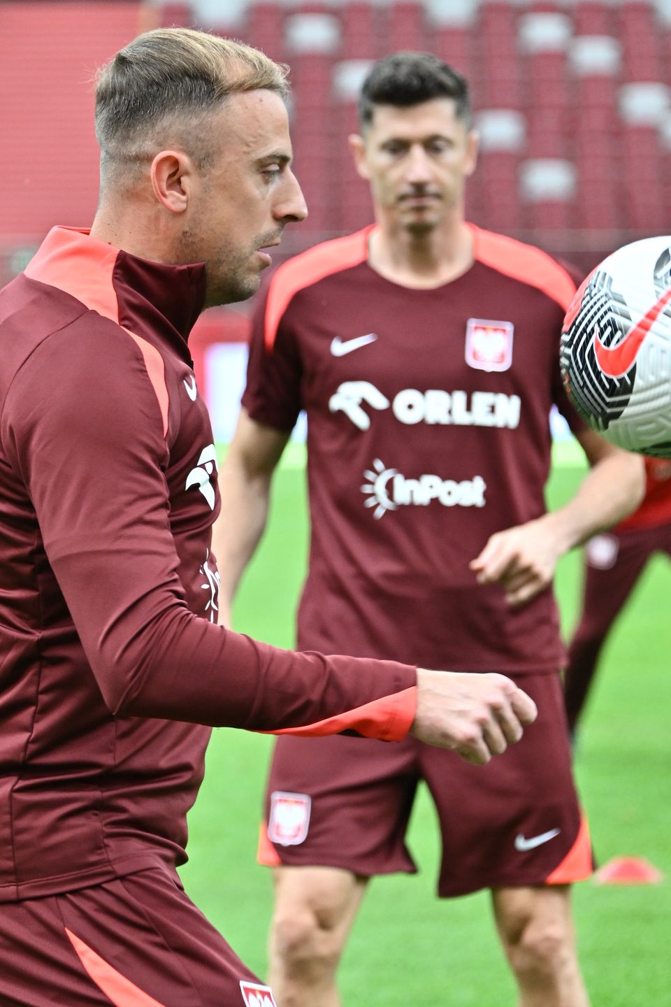 Kamil Grosicki i Robert Lewandowski