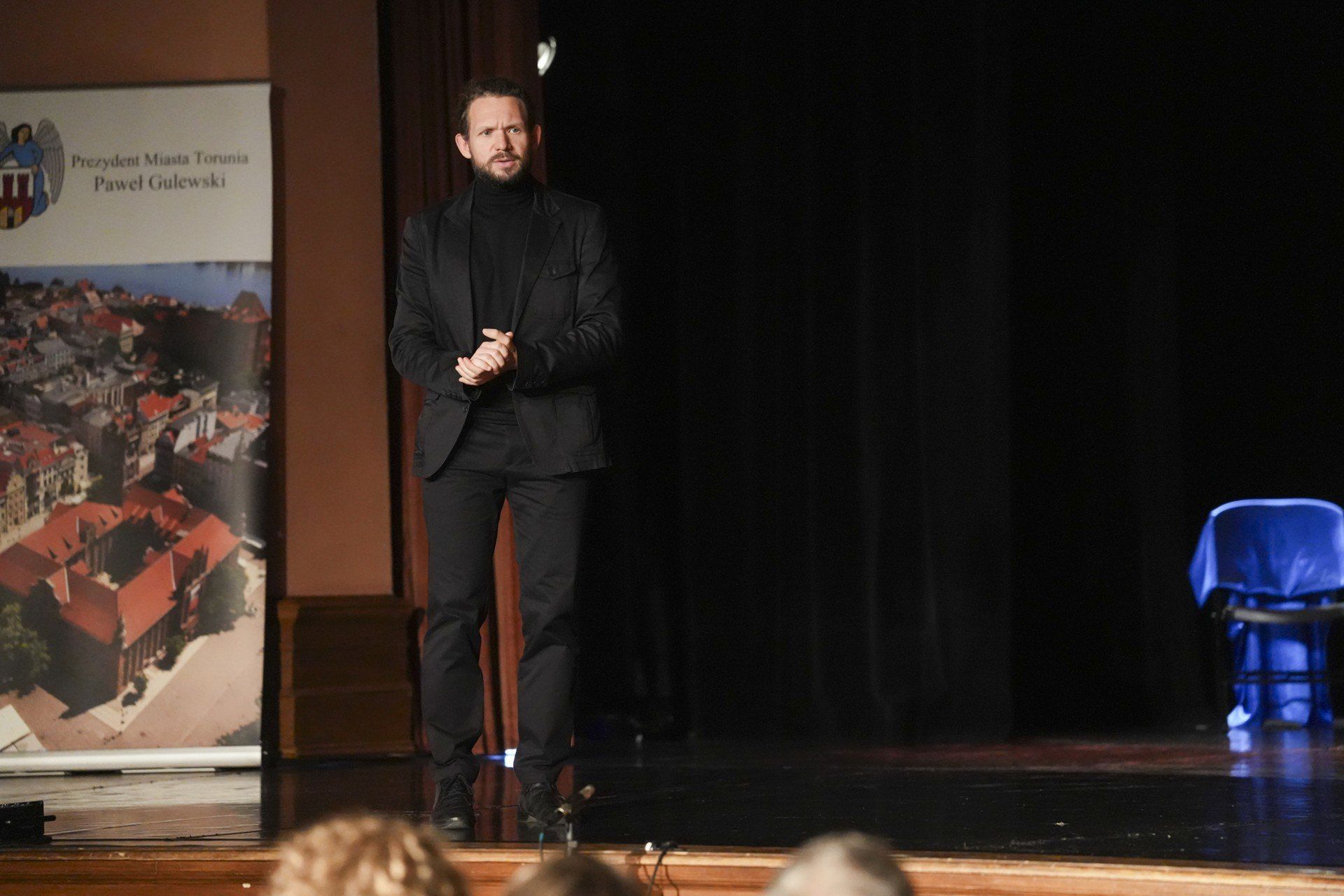 Spektakl &#34;Piękna i Bestia&#34; Teatru &#34;Czy TAK, czy NIE?&#34; fundacji Dorotkowo
