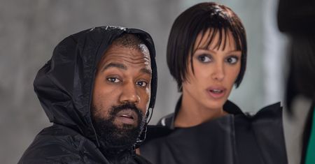 Ojciec Bianci Censori jest PRZERAŻONY półnagimi stylizacjami córki. Zaprosił Kanye Westa na pogadankę: "Nie da się zastraszyć"