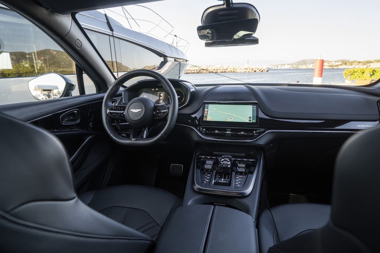 Aston Martin DBX S (2025)