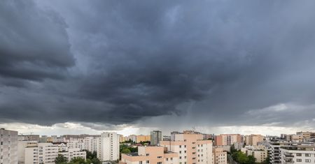 Warszawa. Alert pogodowy. IMGW ostrzega przed burzami. Drugi stopień zagrożenia na Mazowszu