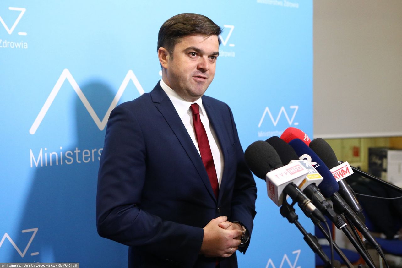 Koronawirus. Przemysław Czarnek zakażony. MZ: Procedury dotyczą każdego