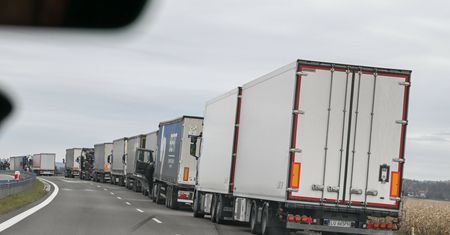 Czekają 12 dni na wyjazd z kraju. Trudna sytuacja na polskiej granicy