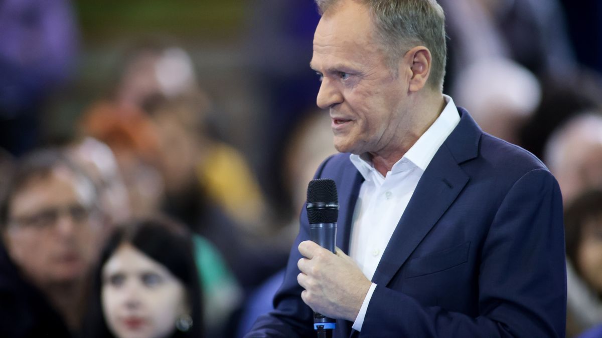 Donald Tusk podczas spotkania z mieskańcami Pabianic