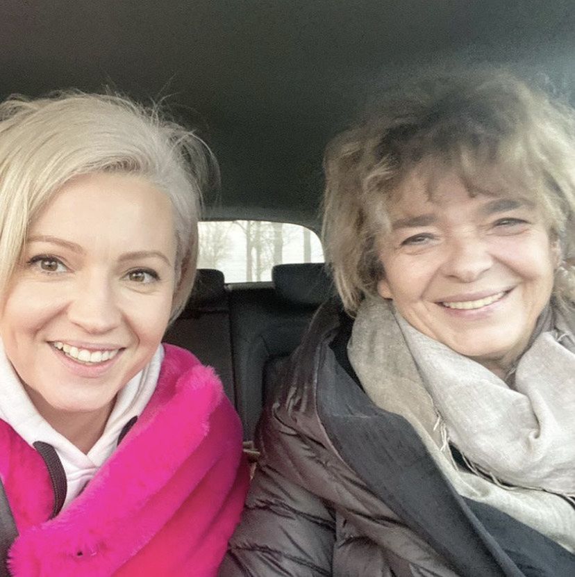 Dorota Szelągowska POKAZUJE DZIECI i mamę pałaszujących w restauracji