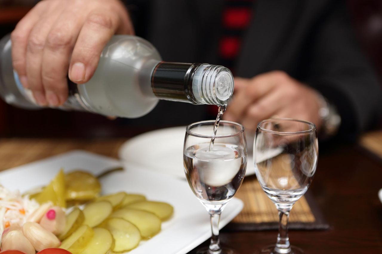 W Polsce wzrosła liczba zgonów związanych ze spożywaniem alkoholu
