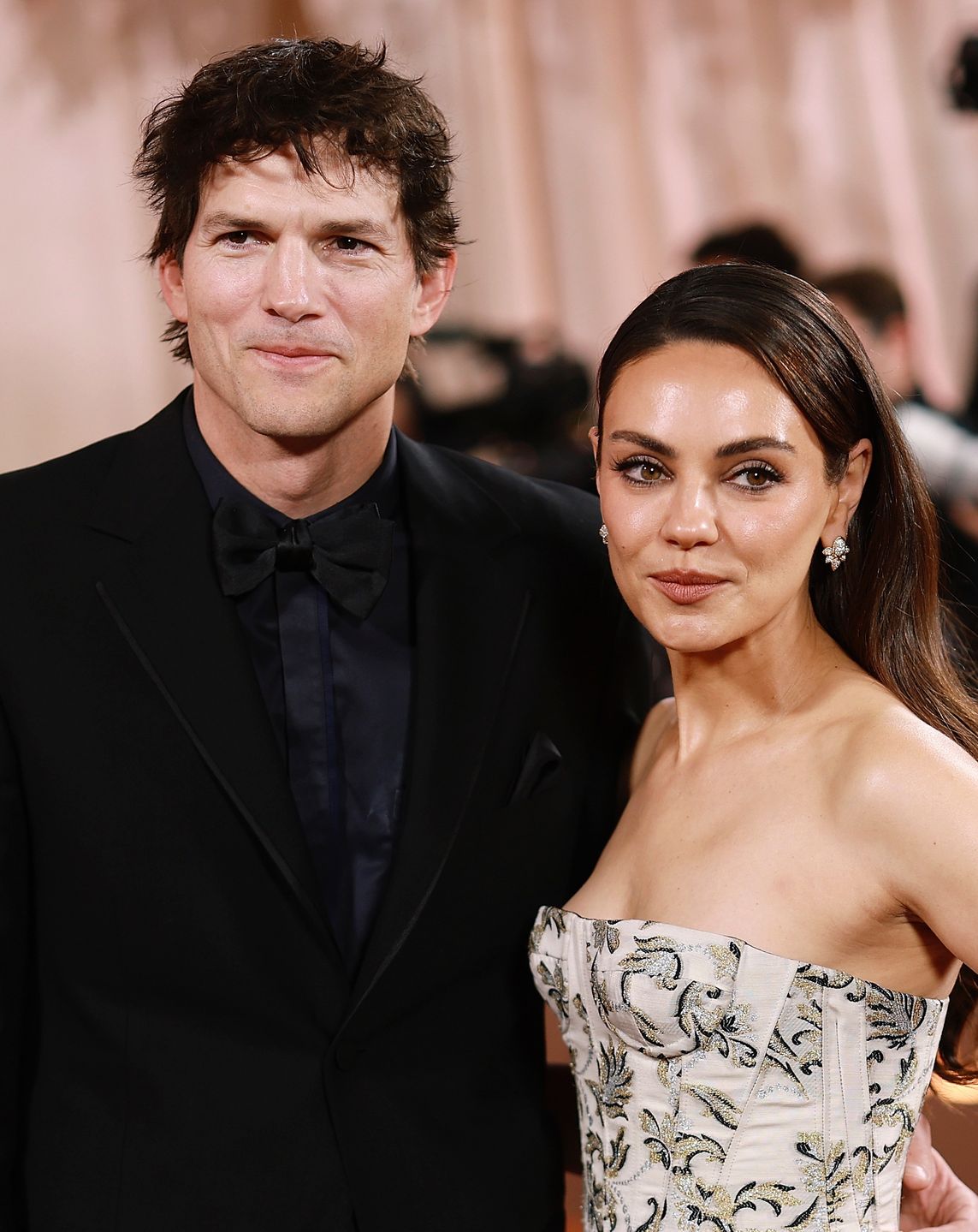 Ashton Kutcher i Mila Kunis na rozdaniu Złotych Globów