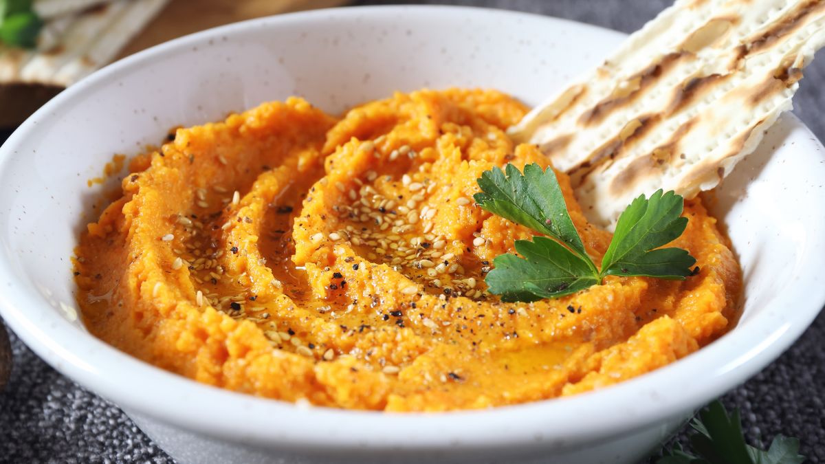 Gęsty dip do maczania robię z pieczonej marchewki