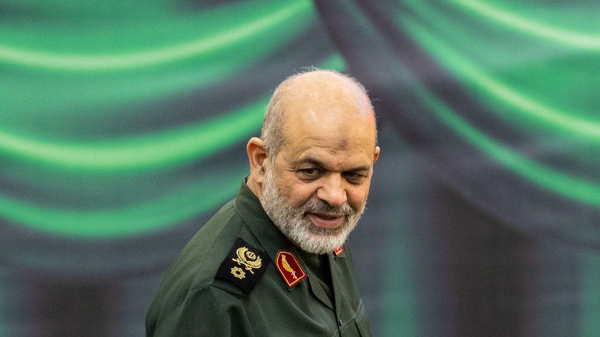 Generał Ahmad Vahidi wyszedł z ukrycia.