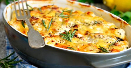 Zapiekłem filet, ziemniaki i kilka dodatków. Żona ciągle o nią prosi