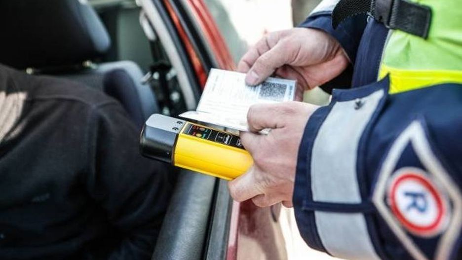 Prawo o ruchu drogowym nie przewiduje żadnych wyjątków, które pozwalałyby na przekroczenie limitu prędkości, choćby o 1 km/h.