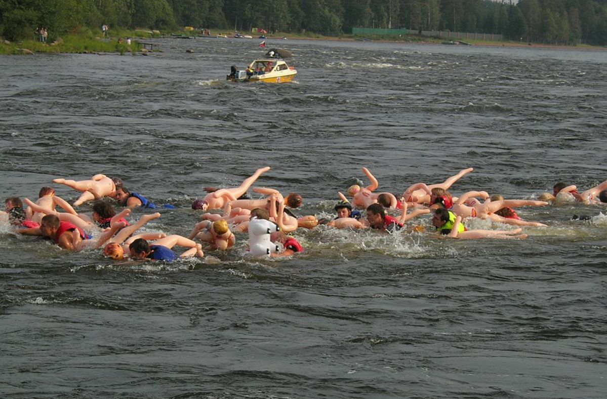 Russian authorities put a halt to quirky river race