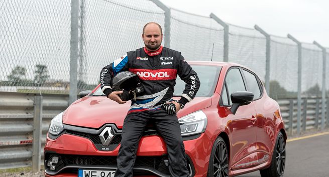 Łukasz Byśkiniewicz z TVN Turbo w kampanii Renault Polska „True Stories”