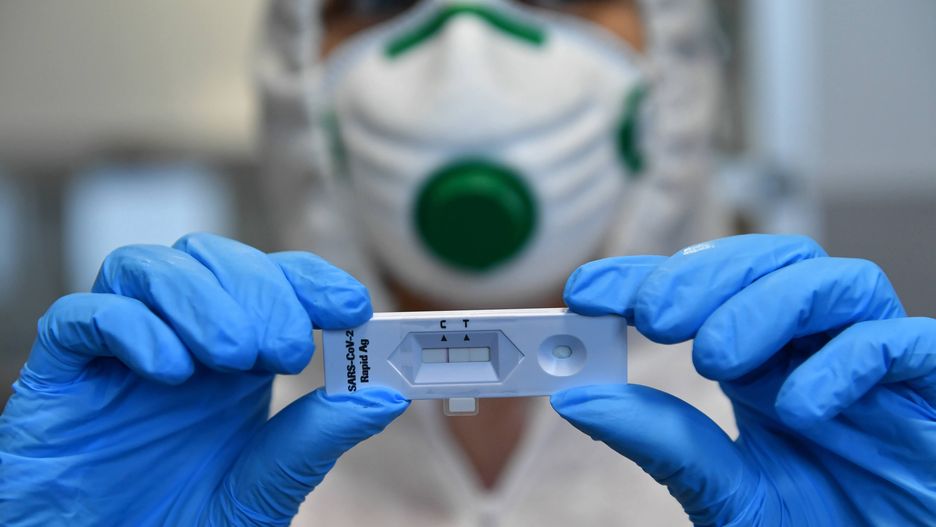 Nawet 800 tys. zakażeń dziennie. Prognoza polskich naukowców 