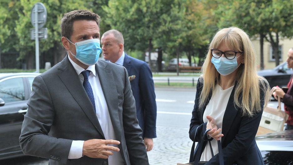 Prezydent Warszawy Rafał Trzaskowski i prezes MPWIK Renata Tomusiak