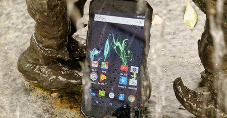 Jaki wytrzymały smartfon warto kupić? Wybraliśmy 5 najlepszych modeli