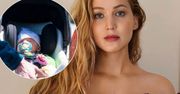 Jennifer Lawrence 1,5 roku po porodzie w końcu zdradziła płeć i imię dziecka. Opowiedziała też o wcześniej straconych ciążach