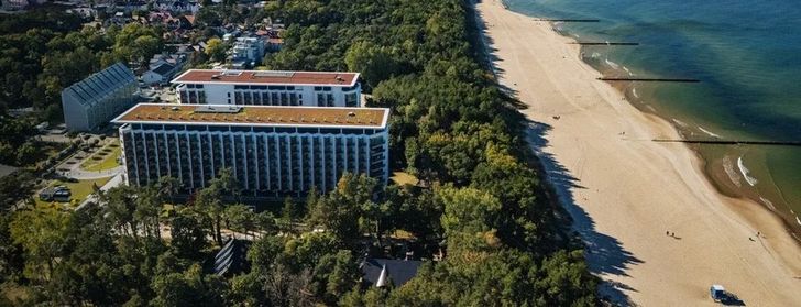 Do tego resortu nad Bałtykiem goście chętnie wracają. Zachwyca położeniem i strefą wellness