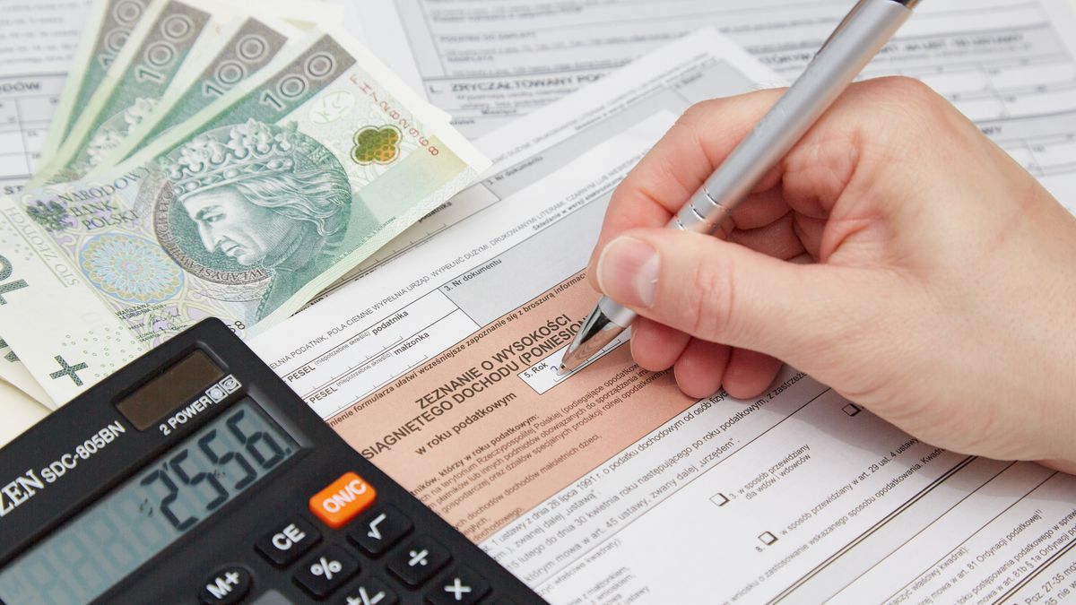 ANNA Stankiewicz
pit, podatek, dochód, przychód, biznes, rozliczenie, roczny, biuro, finanse, finansowy, prawo, kalkulator, papier, dokument, banknot, bank, kasa, rachunek, sto, waluta, skarbowy, skarbówka