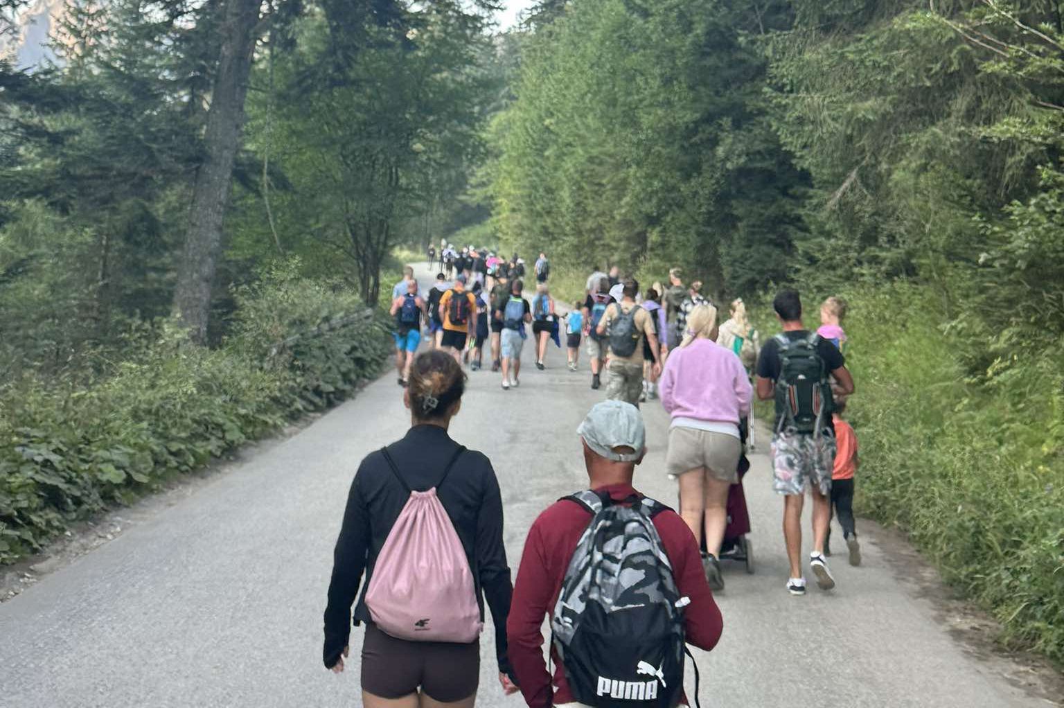 Po godz. 6 na szlaku już był tłok