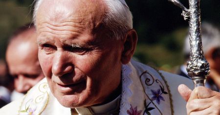 Wielki spór o Jana Pawła II. Czarnek grzmi. "Oni go nie znają"