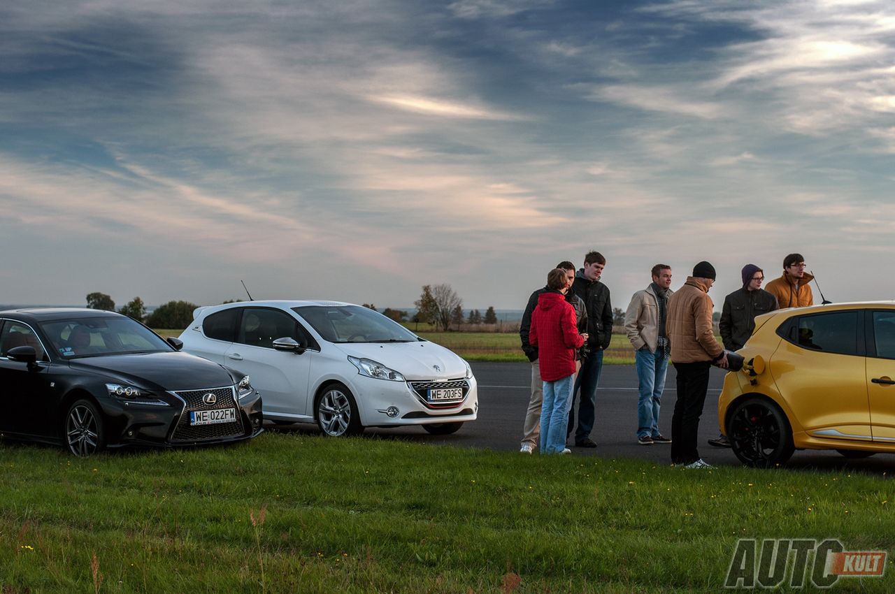 Tankowanie Clio RS - Hot B War Autokult (fot. Mariusz Zmysłowski)