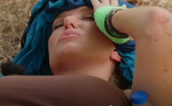 "Lewa strona mi pulsuje". W "Królowej..." potrzebowała lekarza