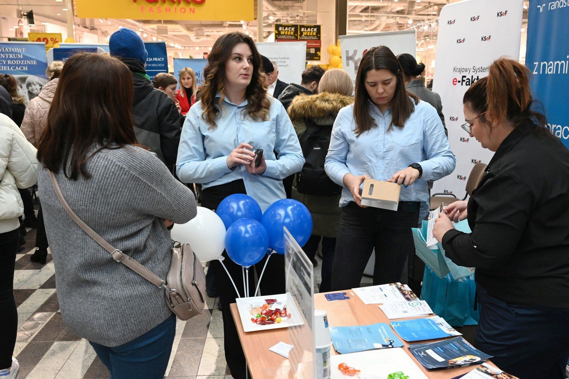 Odwiedzający mogli zapoznać się z blisko 2 tysiącami aktualnych ofert.